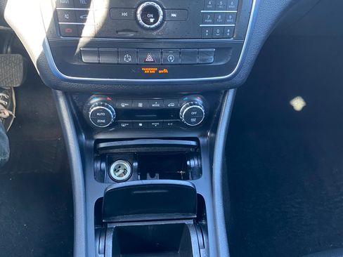 Used 2015 Mercedes-Benz CLA 250 image 2