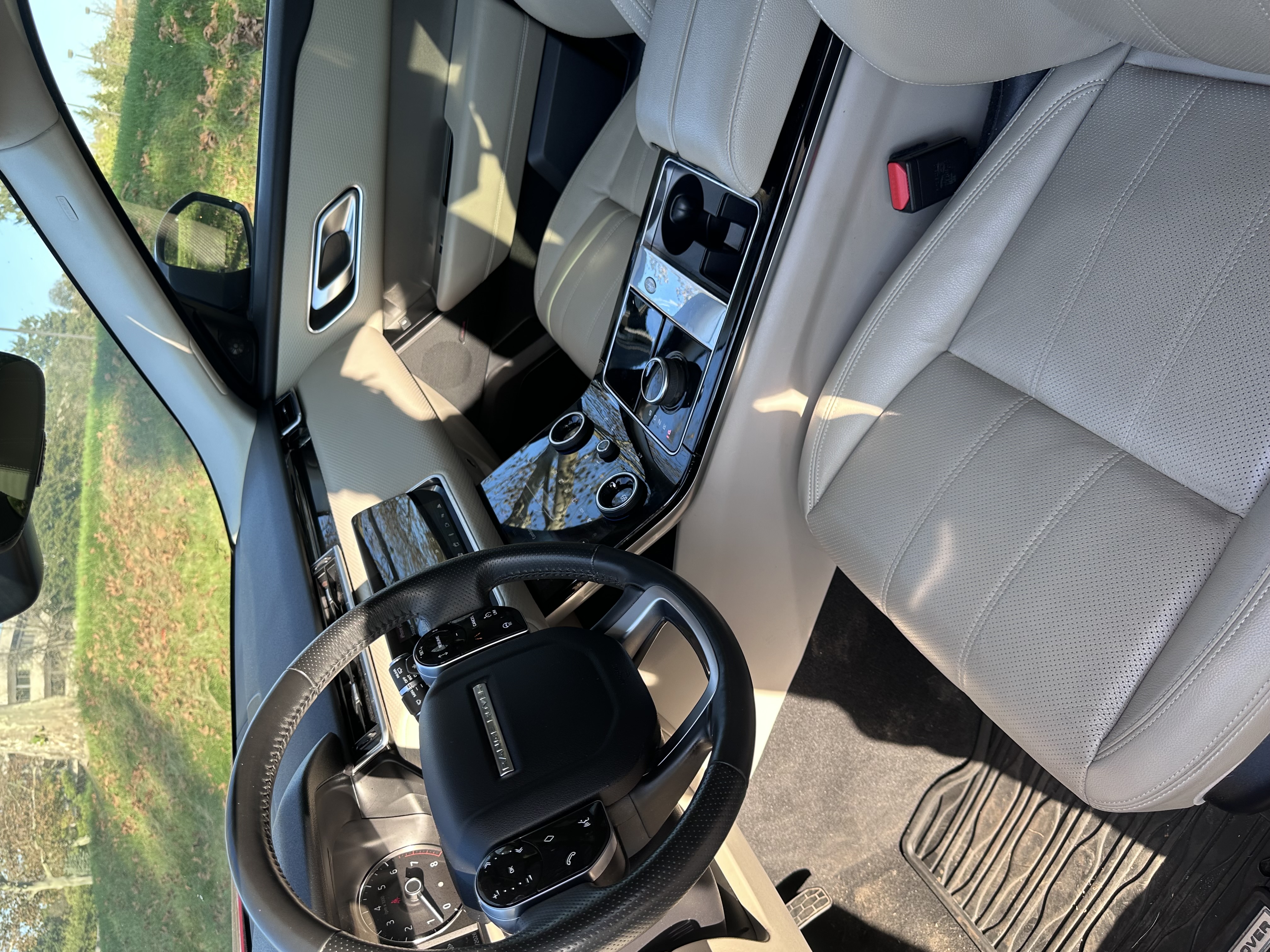 Used 2019 Land Rover Range Rover Velar S AWD/4WD image 8