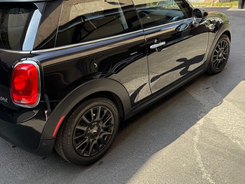 Used 2018 MINI Cooper 2-Door Hardtop image 8