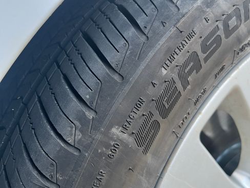 Used 2017 Ford C-MAX Energi SE w/ Equipment Group 401A image 16