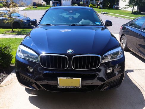 Used 2018 BMW X6 xDrive35i w/ M Sport Package AWD/4WD image 2