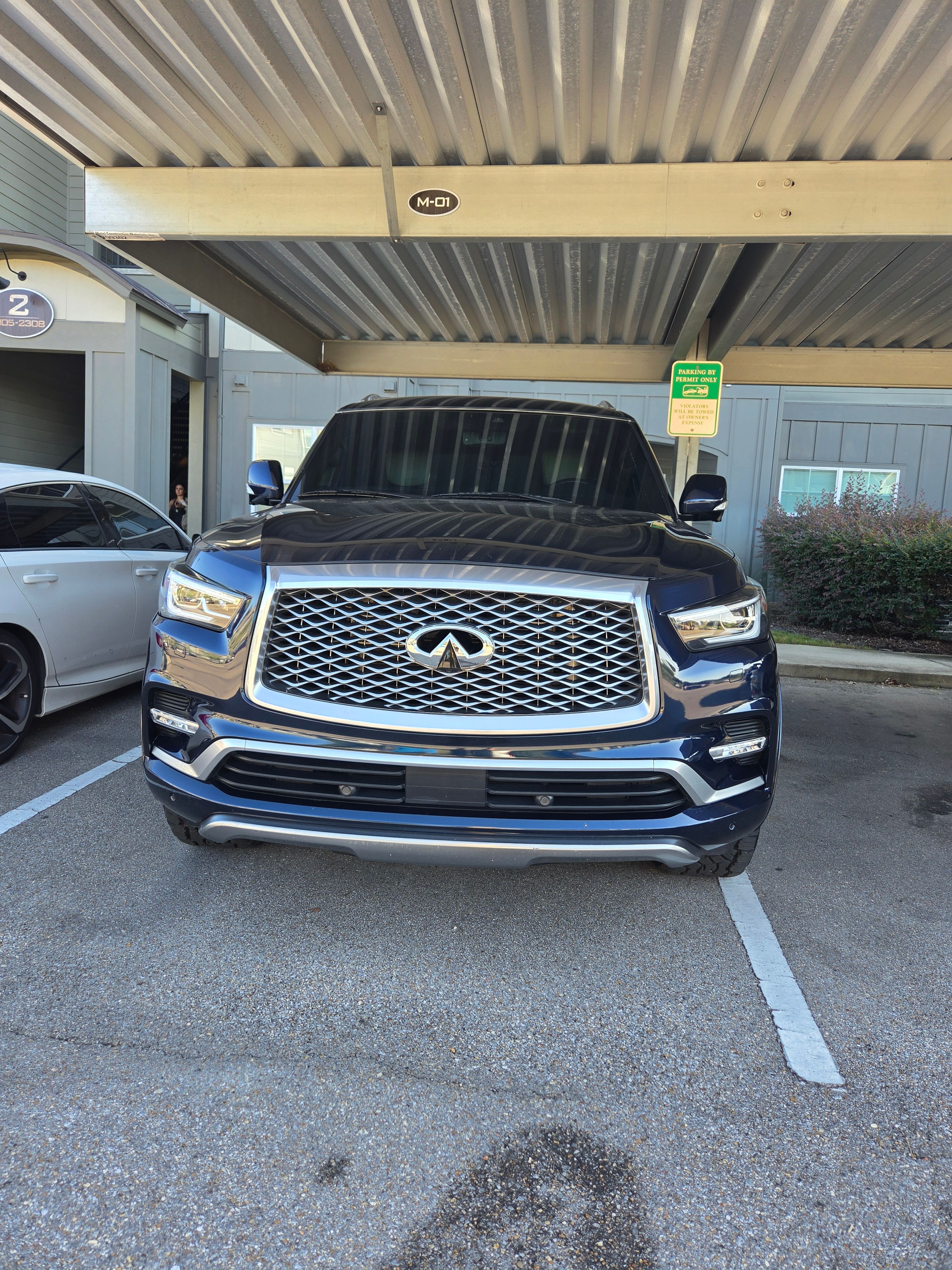 Used 2019 INFINITI QX80 Limited AWD/4WD image 2