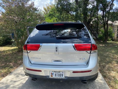Used 2015 Lincoln MKX FWD image 4