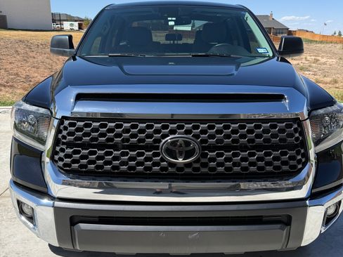 Used 2021 Toyota Tundra SR5 w/ SR5 Leather Package AWD/4WD image 8