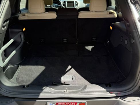 Used 2016 Jeep Cherokee 75th Anniversary FWD image 18