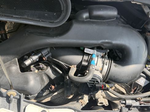 Used 2019 Ford Transit 250 148 Medium Roof RWD image 8