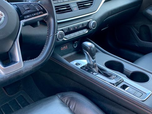 Used 2020 Nissan Altima 2.5 SR w/ Premium Package image 11