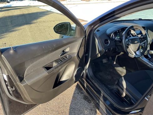 Used 2011 Chevrolet Cruze LT w/ RS Package image 12