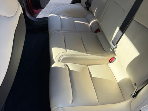 Used 2020 Tesla Model S Long Range Plus image 9