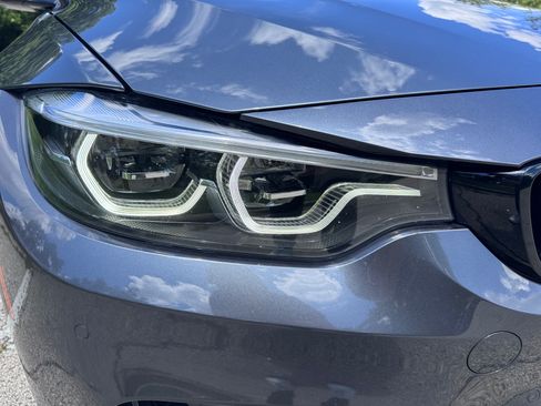 Used 2018 BMW M4 Convertible RWD image 18