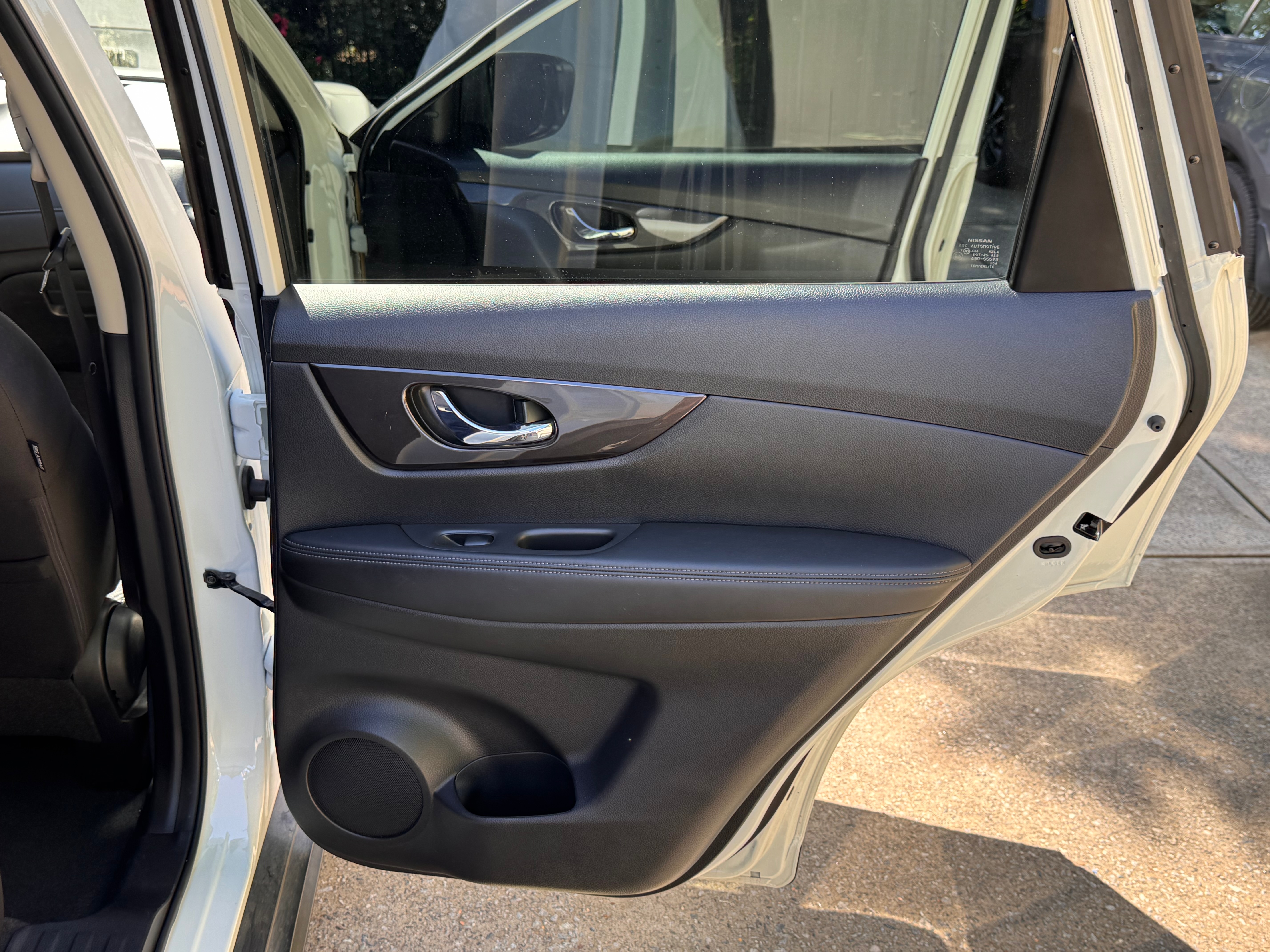 Used 2019 Nissan Rogue SV w/ Premium Package FWD image 21