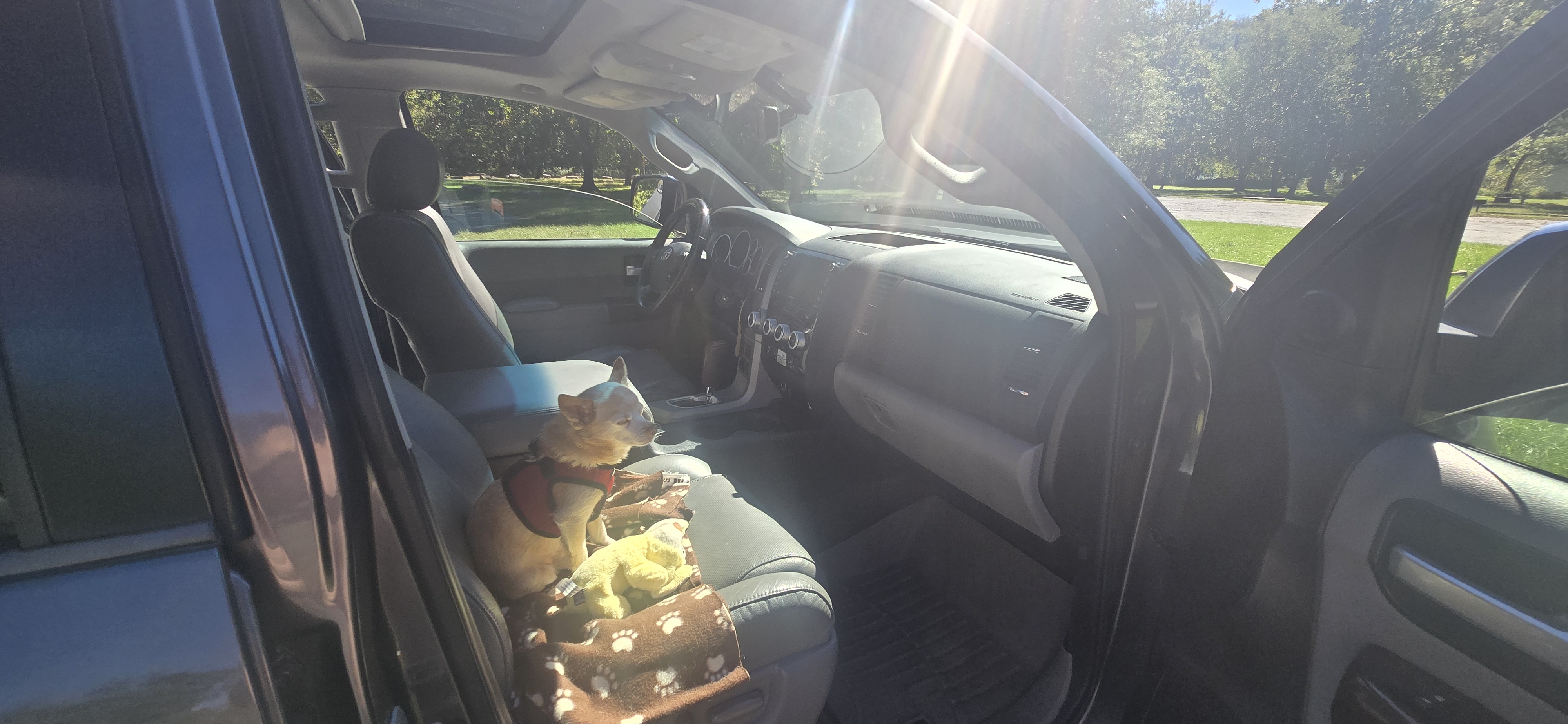 Used 2013 Toyota Sequoia Platinum RWD image 31