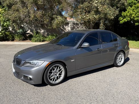 Used 2011 BMW 328i Sedan RWD image 2