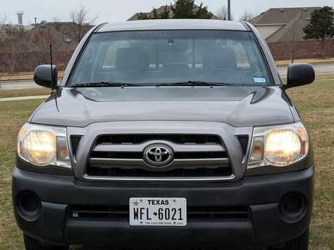 Used 2010 Toyota Tacoma 2WD Regular Cab image 2