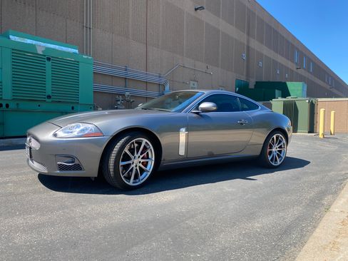 Used 2009 Jaguar XKR R RWD image 9