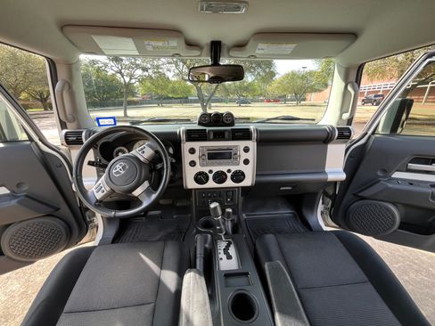 Used 2012 Toyota FJ Cruiser Sport Utility 2D w/ Upgrade Pkg image 29