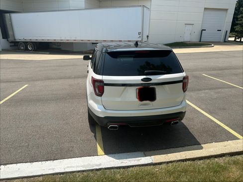 Used 2017 Ford Explorer Sport w/ Equipment Group 401A AWD/4WD image 3