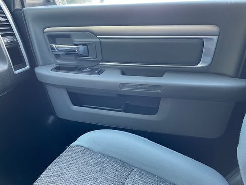 Used 2017 RAM 1500 Classic SLT image 19