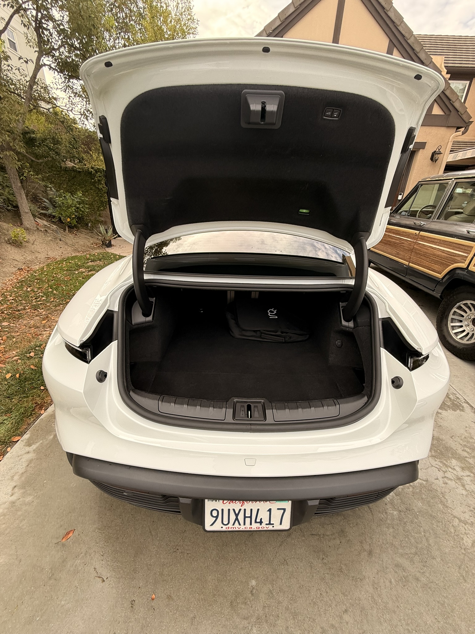Used 2024 Porsche Taycan RWD image 18