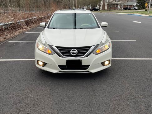 Used 2016 Nissan Altima 2.5 SV w/ Convenience Package image 5