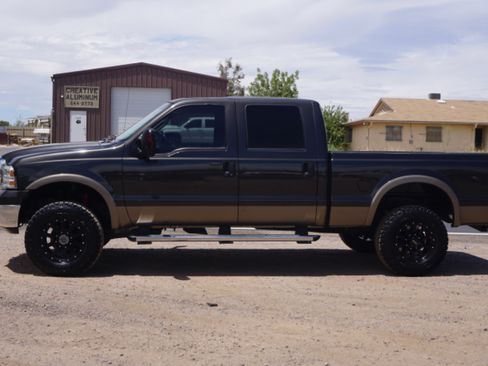 Used 2006 Ford F350 Lariat image 6