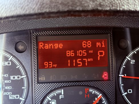 Used 2021 RAM ProMaster 2500 image 2