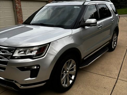 Used 2019 Ford Explorer Limited w/ Class III Trailer Tow Package AWD/4WD image 1
