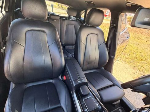 Used 2021 Mercedes-Benz GLA 250 4MATIC image 5