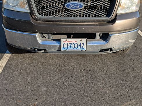 Used 2005 Ford F150 XLT image 2