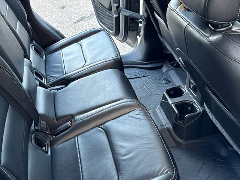 Used 2021 Jeep Gladiator Overland w/ Popular Equipment Package image 8