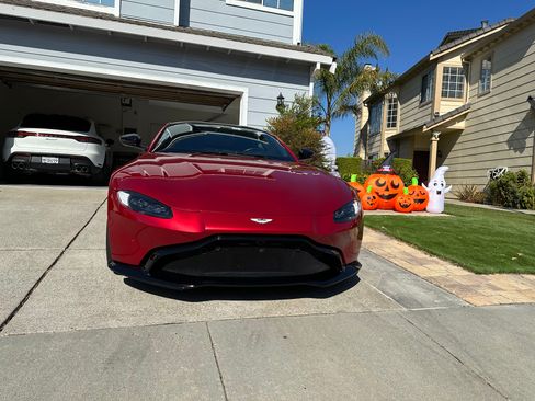 Used 2019 Aston Martin V8 Vantage Coupe image 14