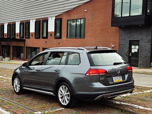 Used 2018 Volkswagen Golf Alltrack S AWD/4WD image 5