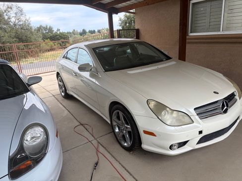 Used 2009 Mercedes-Benz CLS 550 image 8