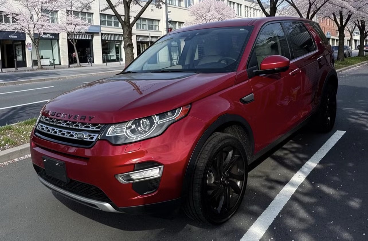 Used 2017 Land Rover Discovery Sport HSE Luxury AWD/4WD image 2