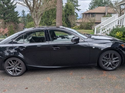 Used 2018 Lexus IS 300 F Sport w/ F Sport Package image 9
