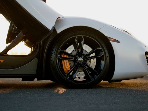 Used 2013 McLaren MP4-12C Spider image 14