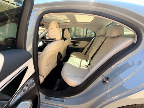 Used 2025 Mercedes-Benz E 450 4MATIC Sedan image 8