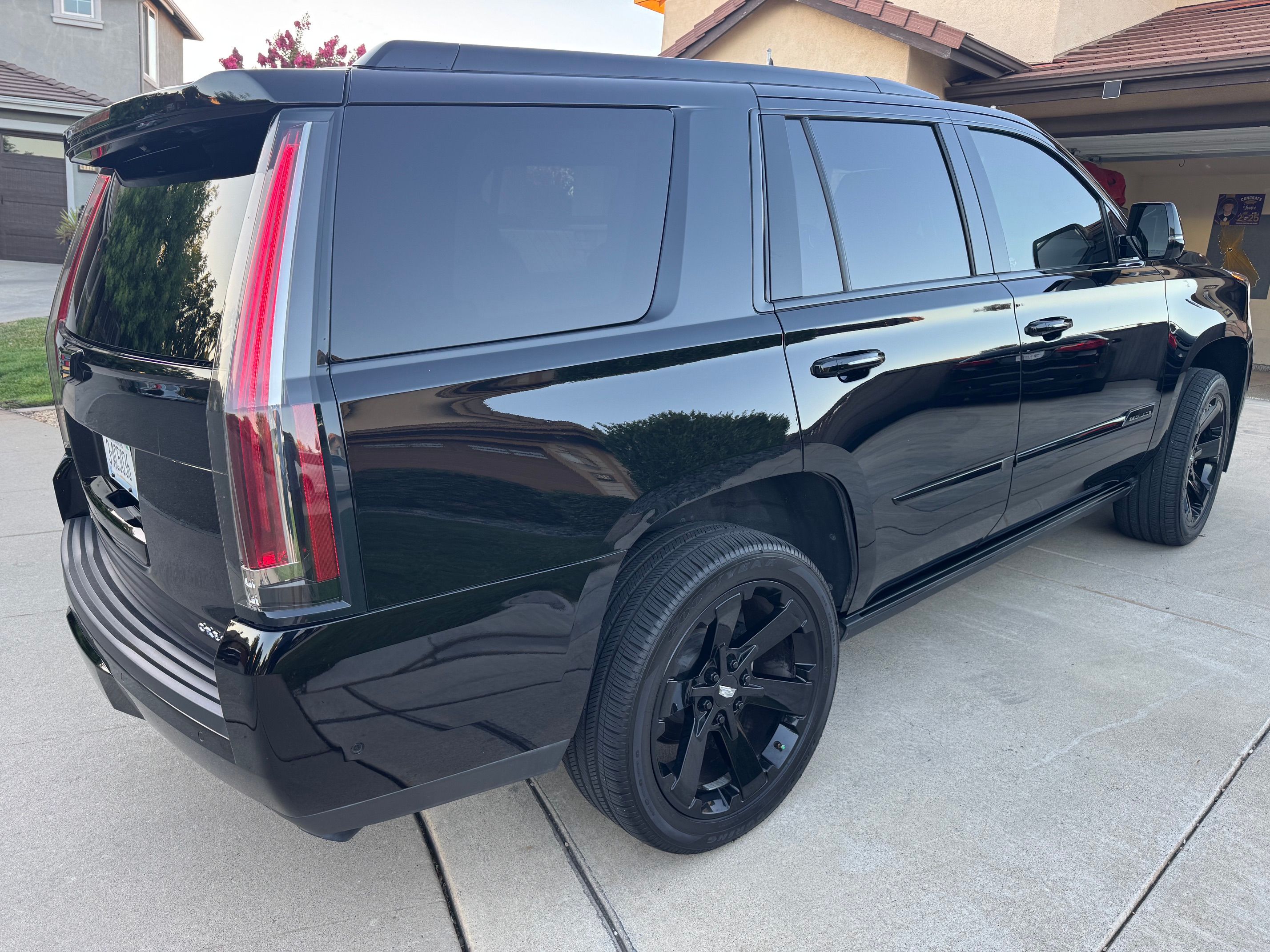 Used 2019 Cadillac Escalade Platinum AWD/4WD image 5