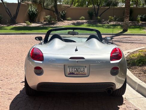 Used 2008 Pontiac Solstice Convertible w/ Preferred Package RWD image 9