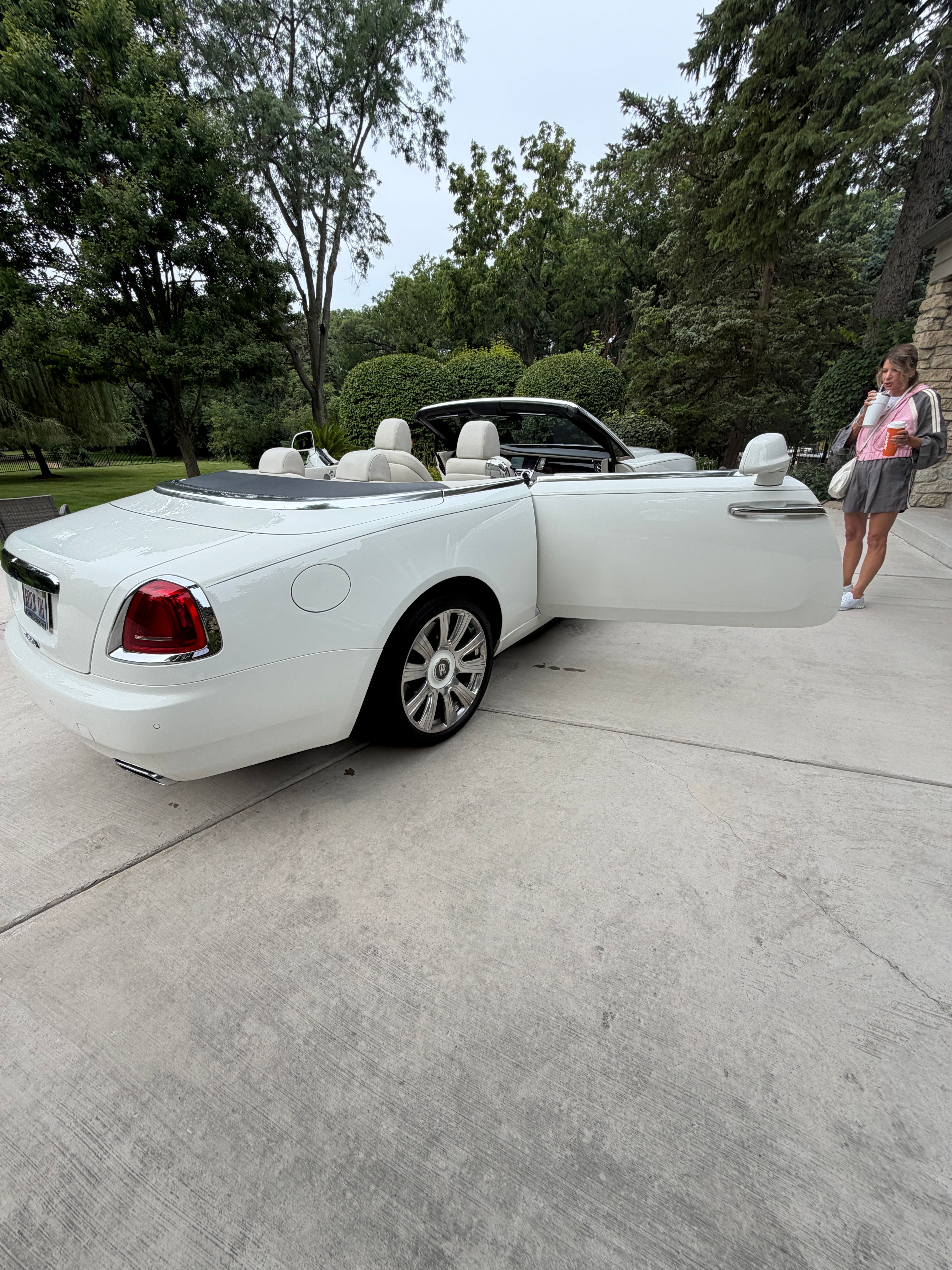 Used 2017 Rolls-Royce Dawn RWD image 5