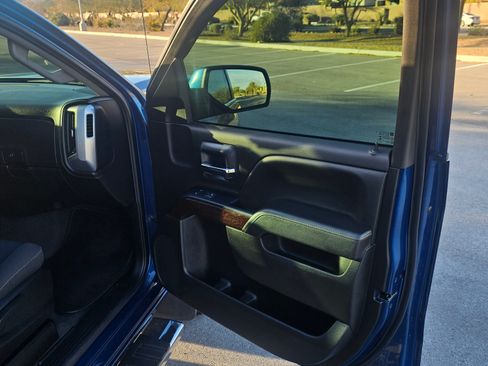 Used 2019 GMC Sierra 1500 SLE w/ SLE Value Package image 11