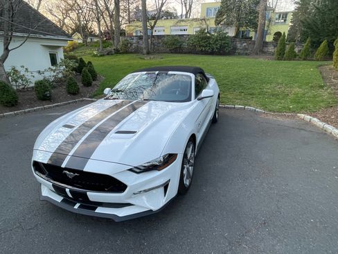 Used 2022 Ford Mustang GT Premium w/ Ford Safe & Smart Package image 17