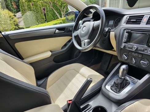 Used 2012 Volkswagen Jetta SEL FWD image 10
