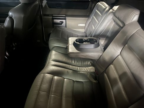 Used 2004 HUMMER H2 w/ Preferred Equipment Group image 13