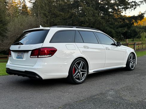 Used 2014 Mercedes-Benz E 63 AMG S-Model image 5