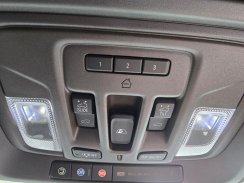 Used 2023 GMC Sierra 2500 Denali w/ Denali Ultimate Package image 22