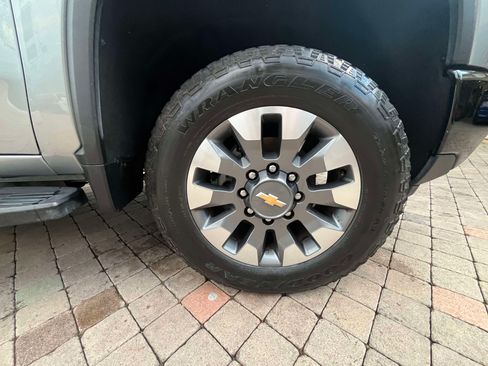 Used 2024 Chevrolet Silverado 2500 Custom w/ Custom Value Package image 26