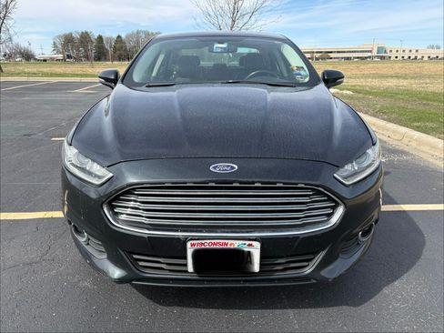 Used 2014 Ford Fusion SE w/ Equipment Group 202A image 2