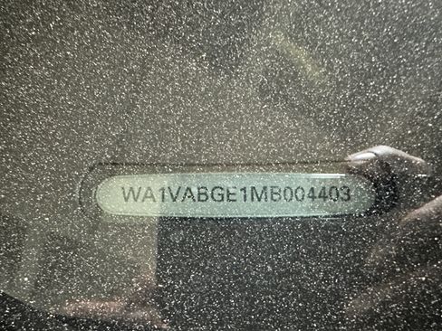 Used 2021 Audi e-tron Prestige w/ Prestige Package image 15