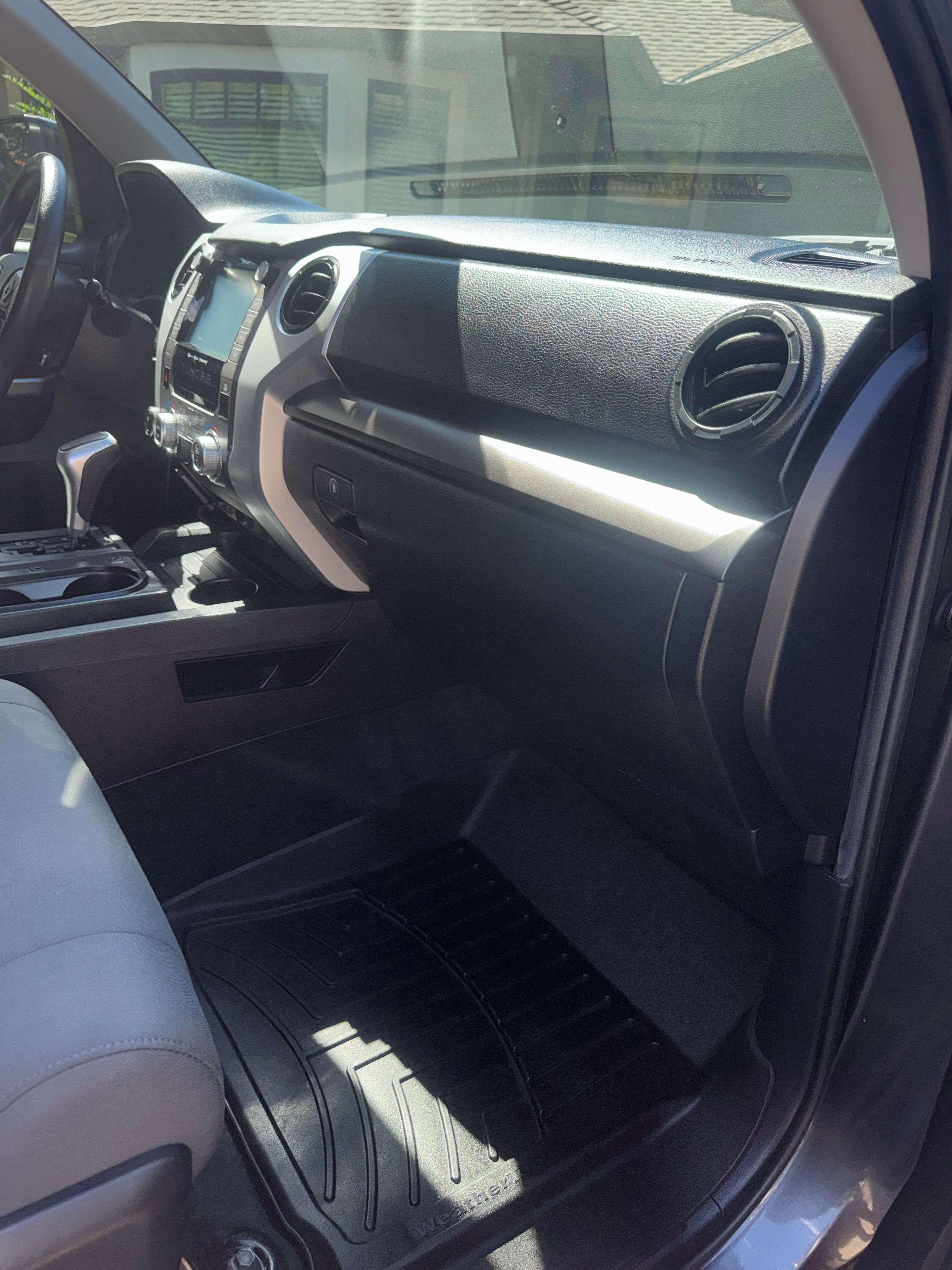 Used 2020 Toyota Tundra SR5 w/ TRD Sport Package AWD/4WD image 18